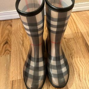 Burberry Rain Boots Size 37 // 7